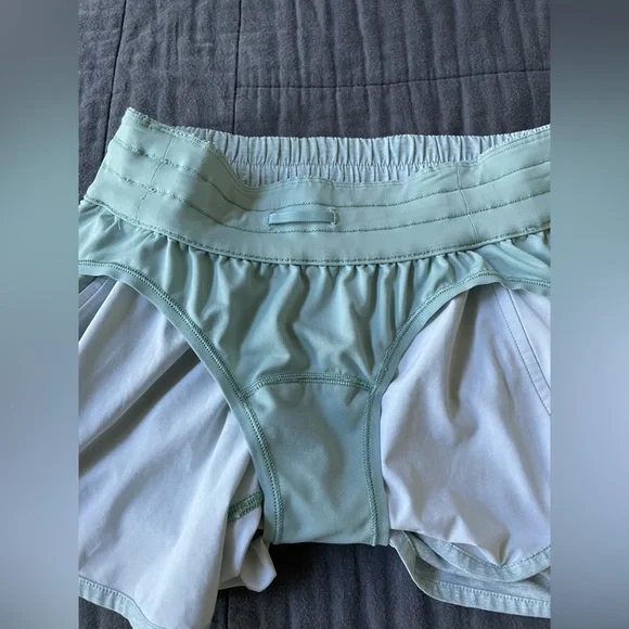 Lululemon Tracker Low-Rise Lined Short 4" - hazy Jade - Picture 7 of 7